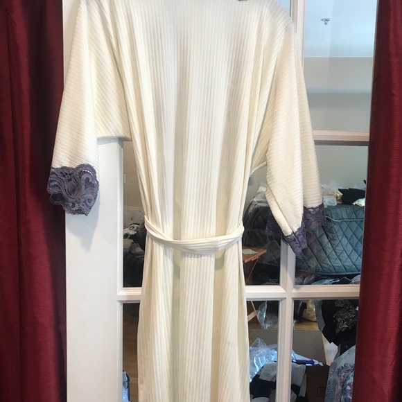 Andres Robe - Picture 2 of 5